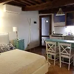 Lovely Loft ホテル