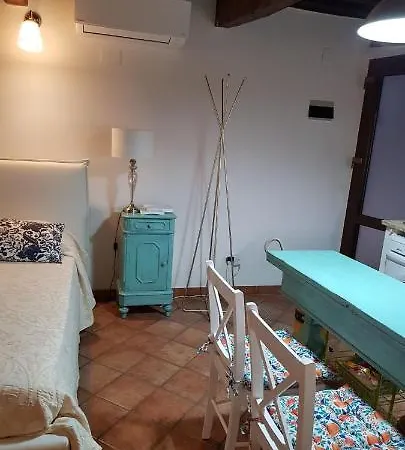 Lovely Loft Hotel